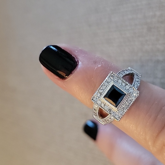 14k Sapphire and Diamond Ring - Picture 6 of 13